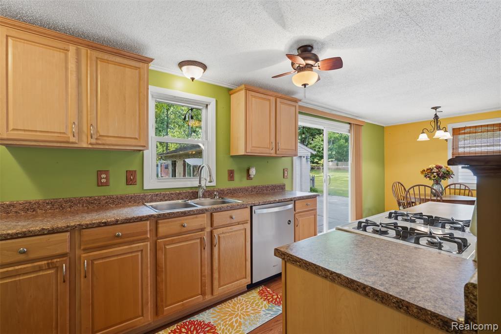 608 Snyder Road Highland, MI 48357 - Photo 10 of 22