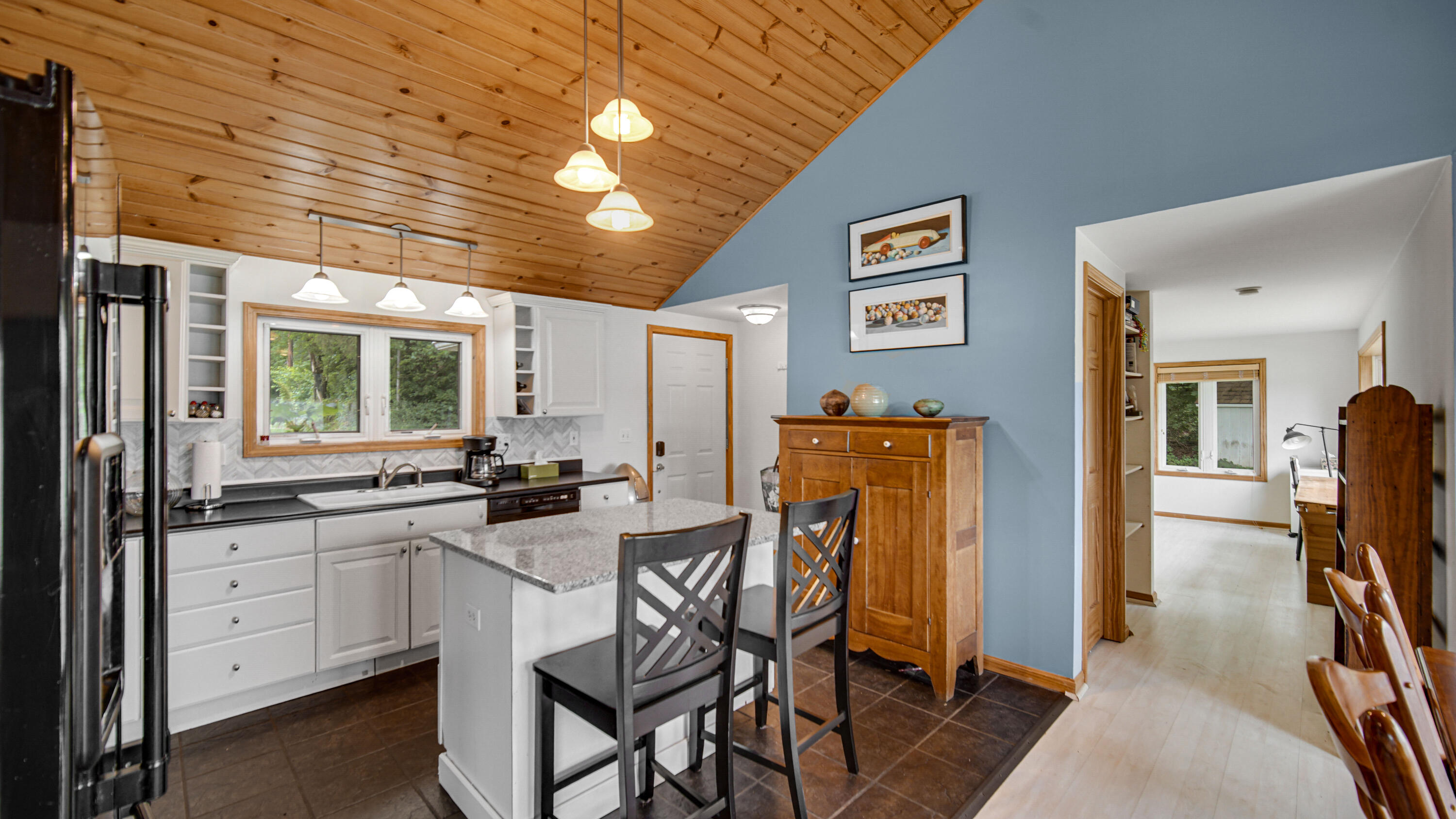 1556 West Severs Road La Porte, IN 46350 - Photo 14 of 32 3000x1688