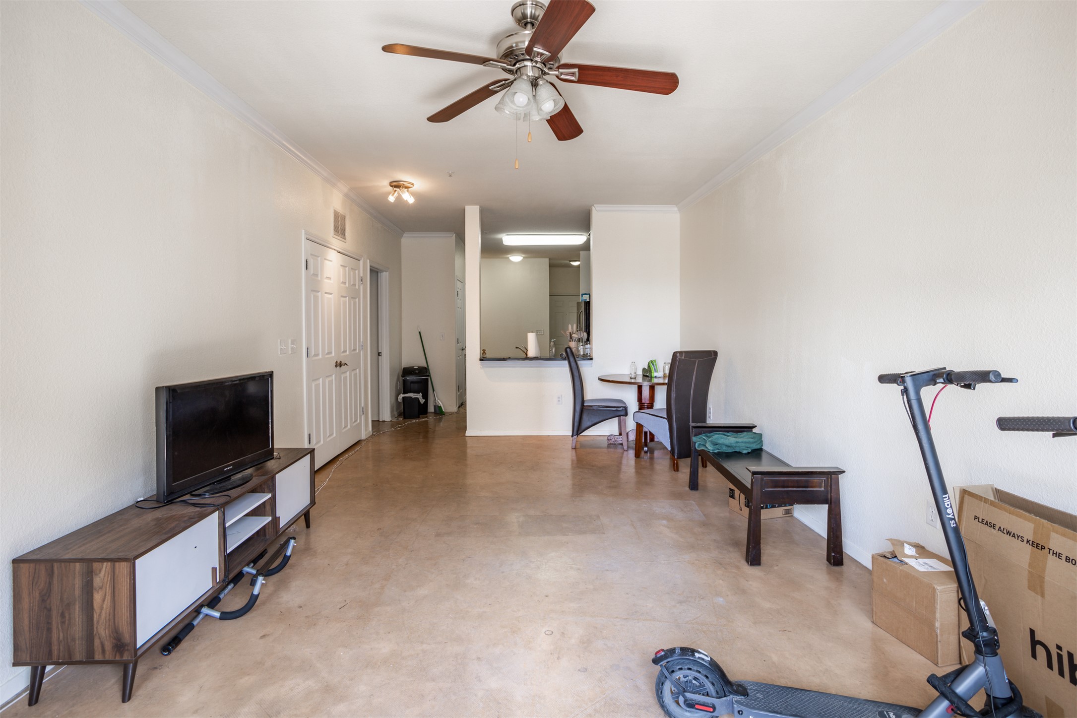 910 West 25th Street, Unit 403 Austin, TX 78705 - Photo 2 of 14