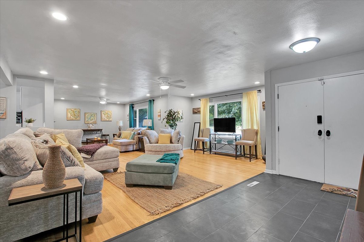 1708 Montague Road Rockford, IL 61102 - Photo 6 of 39 a living room with furniture and a table