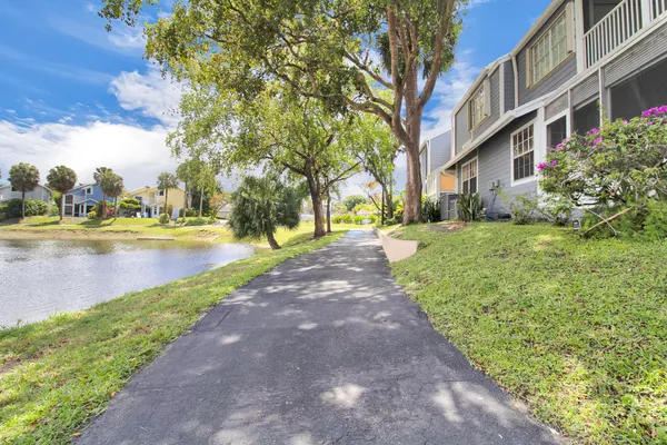 $466,500 | 5272 Buckhead Circle, Unit 1010, Boca Raton, FL 33431