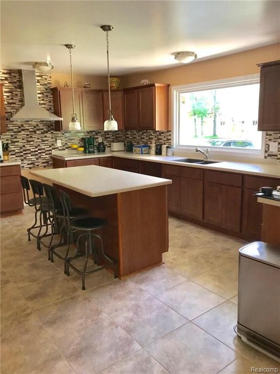 18893 Haggerty Road Belleville, MI 48111 - Photo 9 of 44