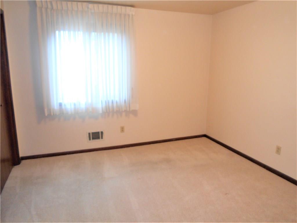 937 Braddock Road Forest Hills, PA 15221 - Photo 12 of 19