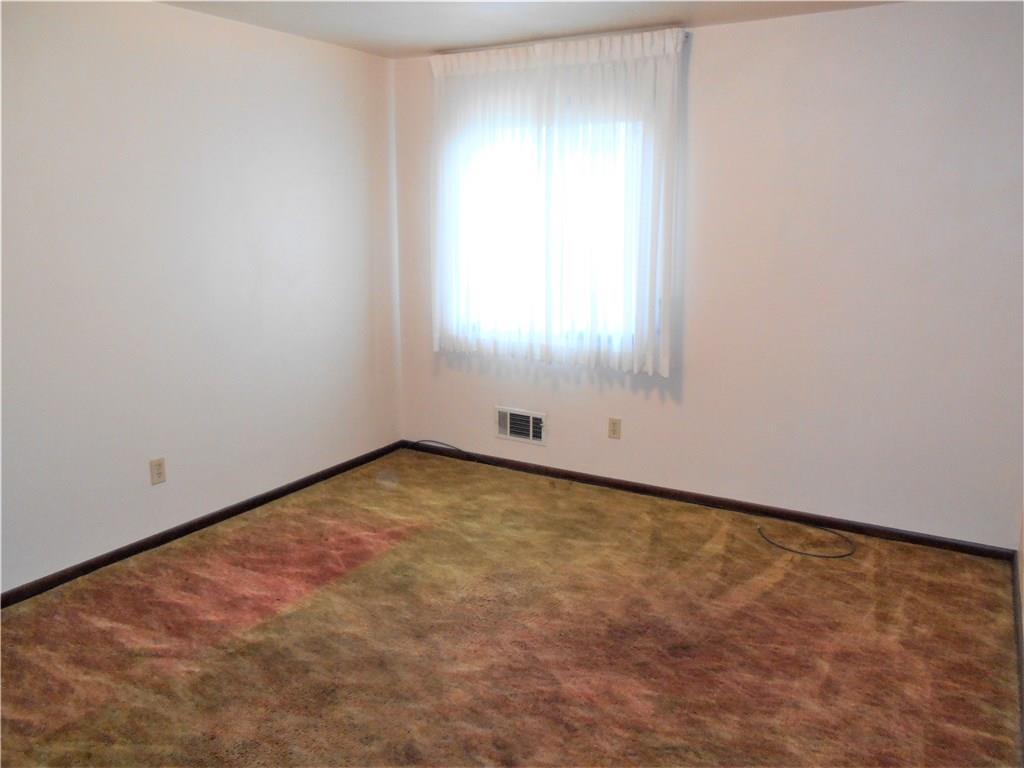 937 Braddock Road Forest Hills, PA 15221 - Photo 13 of 19