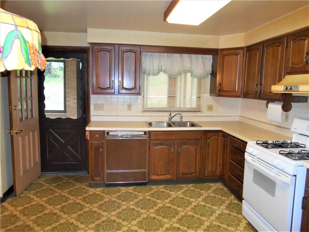 937 Braddock Road Forest Hills, PA 15221 - Photo 7 of 19