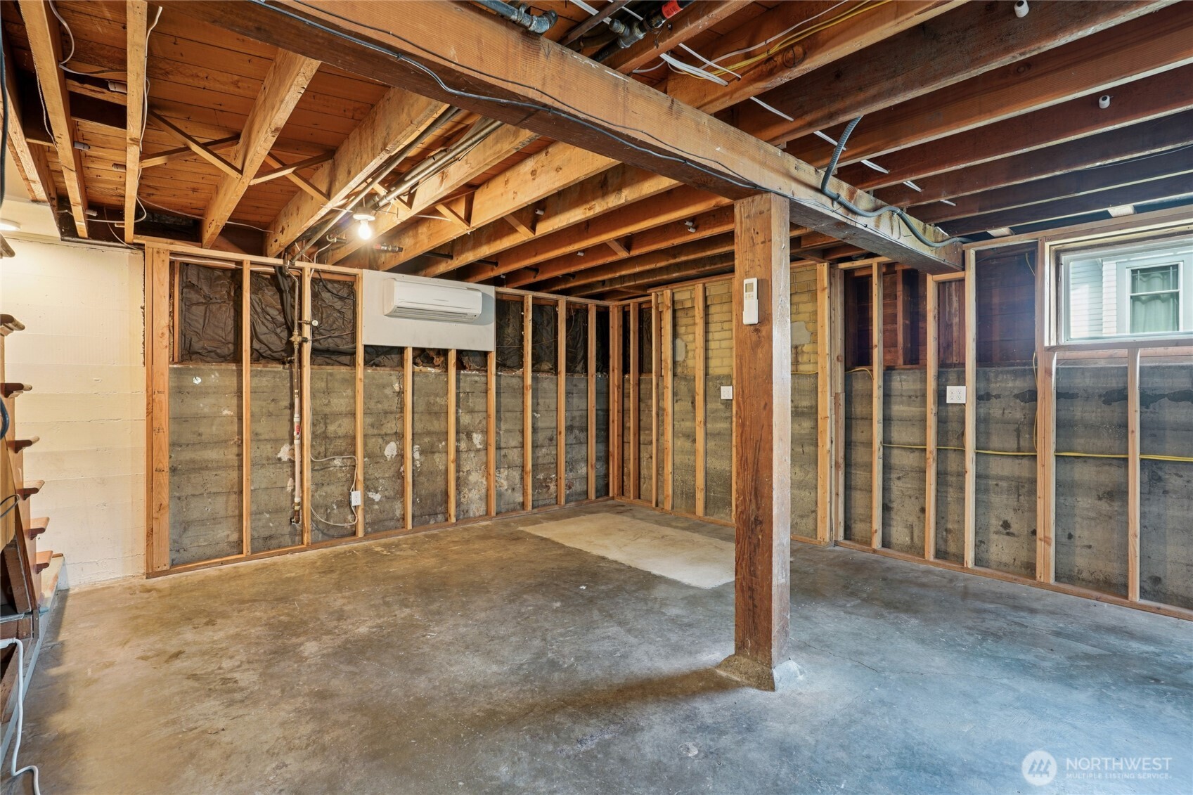 6628 Flora Avenue South Seattle, WA 98108 - Photo 20 of 32 a view of porch with wooden floor