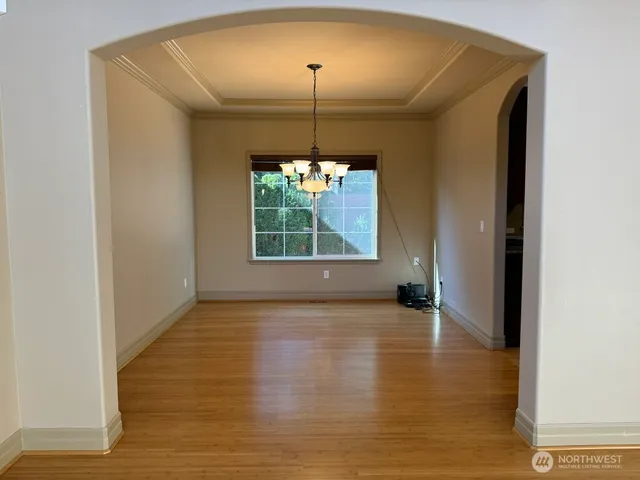 $4,999 | 16121 Northup Way, Bellevue, WA 98008