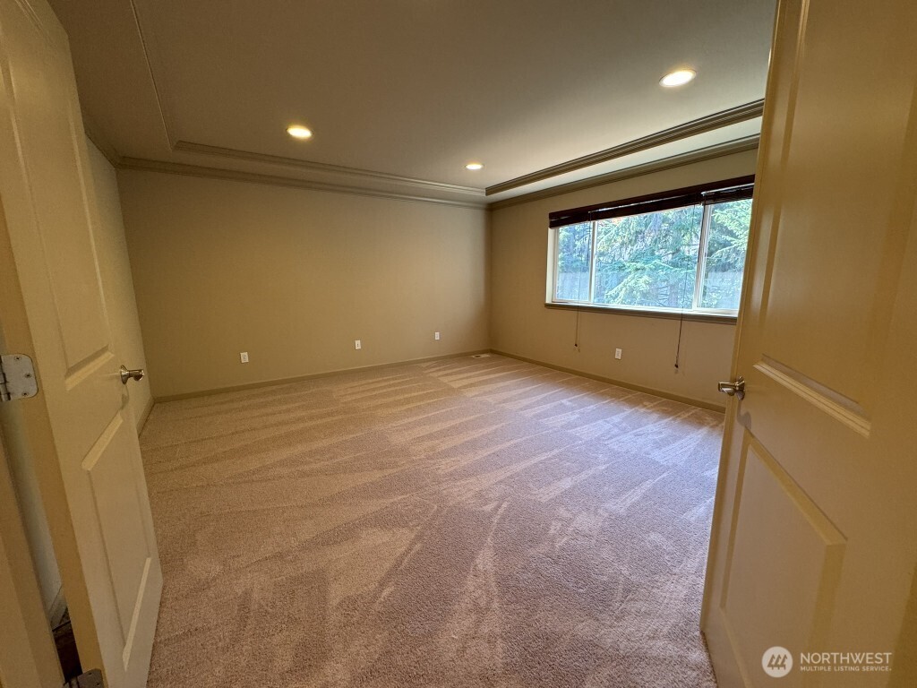 16121 Northup Way Bellevue, WA 98008 - Photo 20 of 26