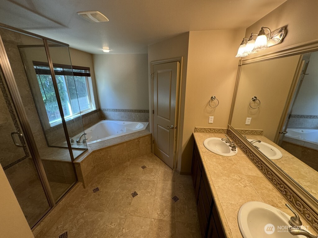 16121 Northup Way Bellevue, WA 98008 - Photo 23 of 26