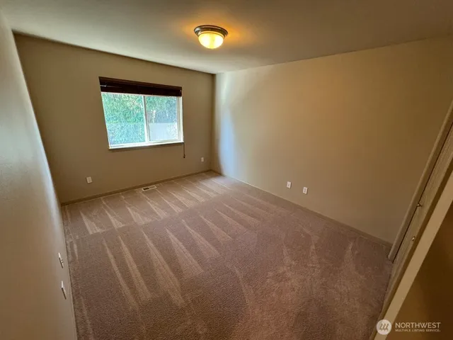 $4,999 | 16121 Northup Way, Bellevue, WA 98008