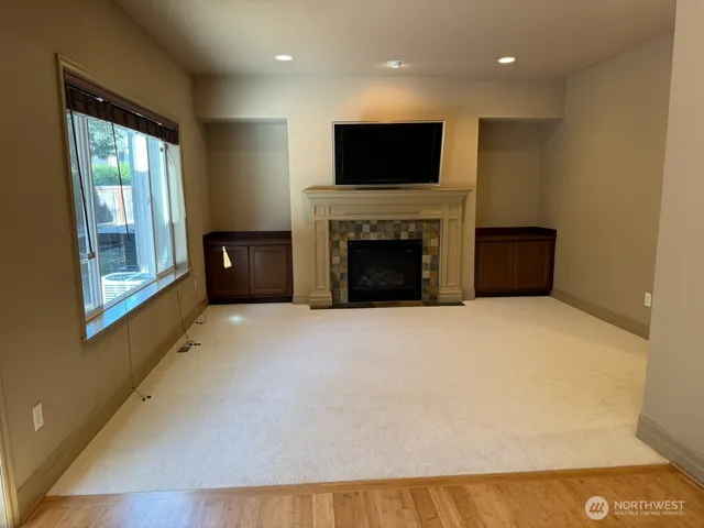 $4,999 | 16121 Northup Way, Bellevue, WA 98008