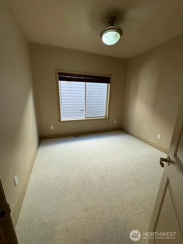 $4,999 | 16121 Northup Way, Bellevue, WA 98008