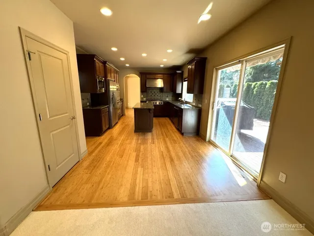 $4,999 | 16121 Northup Way, Bellevue, WA 98008