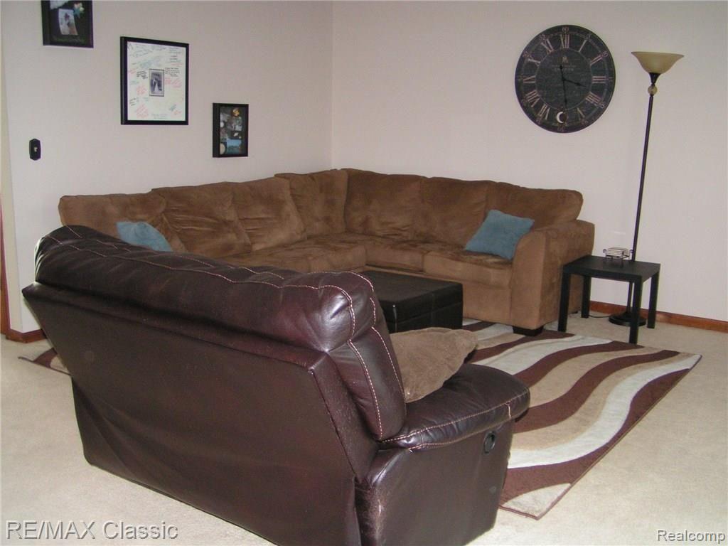 29011 Cotton Road, Unit 1 New Baltimore, MI 48047 - Photo 9 of 27 PICT1251.JPG