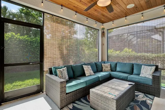 $555,000 | 7017 Artesian Court, Apollo Beach, FL 33572