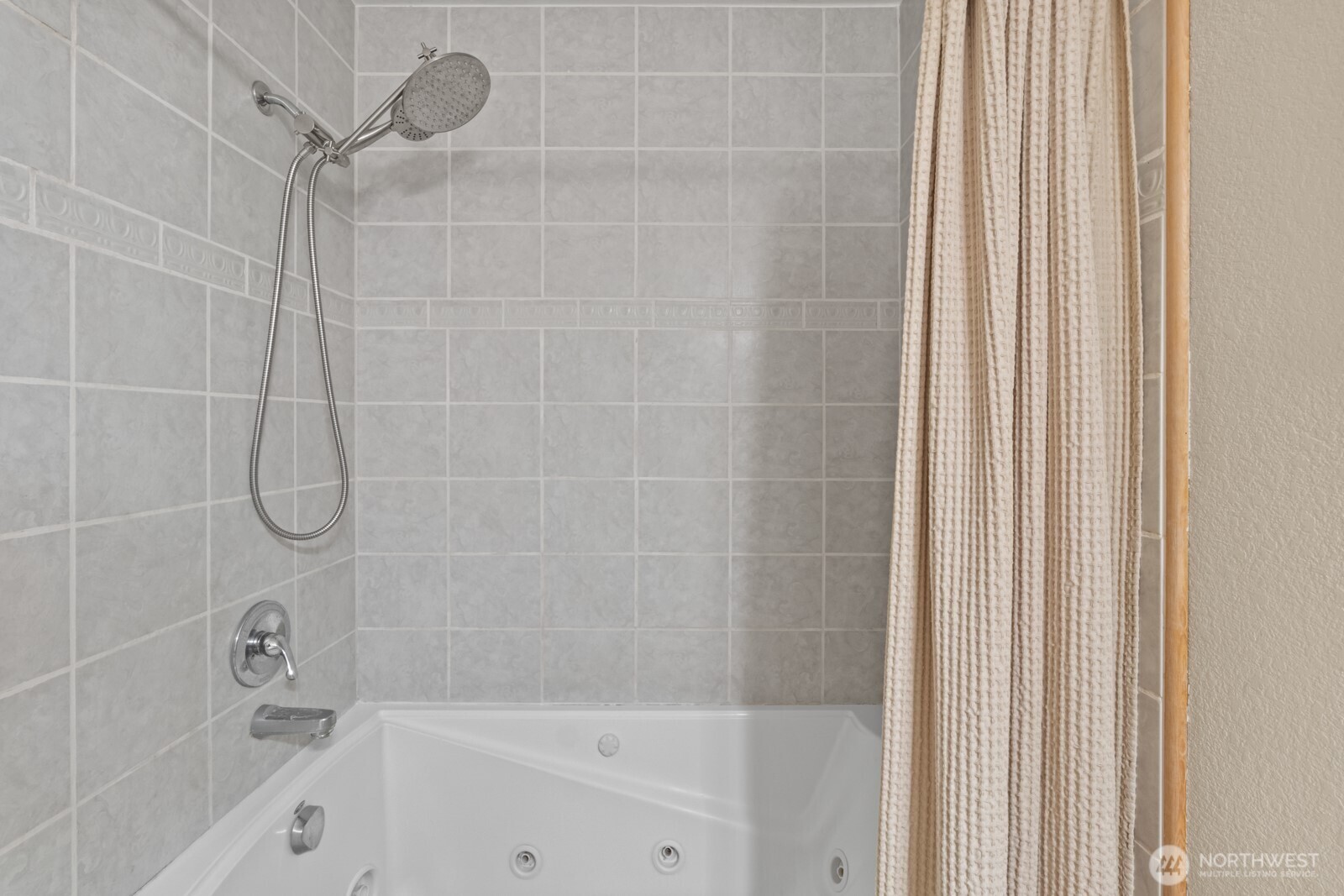 244 Martin Road Glenoma, WA 98336 - Photo 30 of 39 a bathroom with a shower and a bathtub