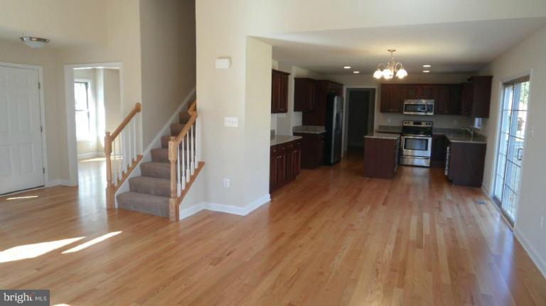 Looking towards kitchen