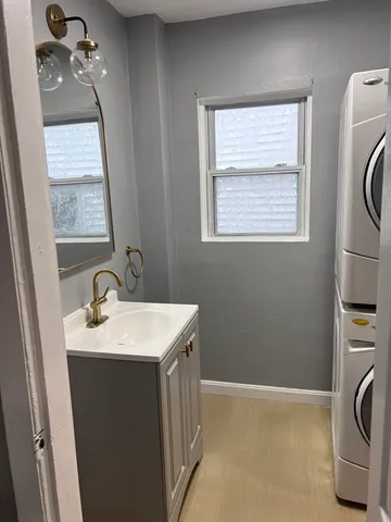 $2,650 | 175 Child Street, Unit LEFT, Warren, RI 02885