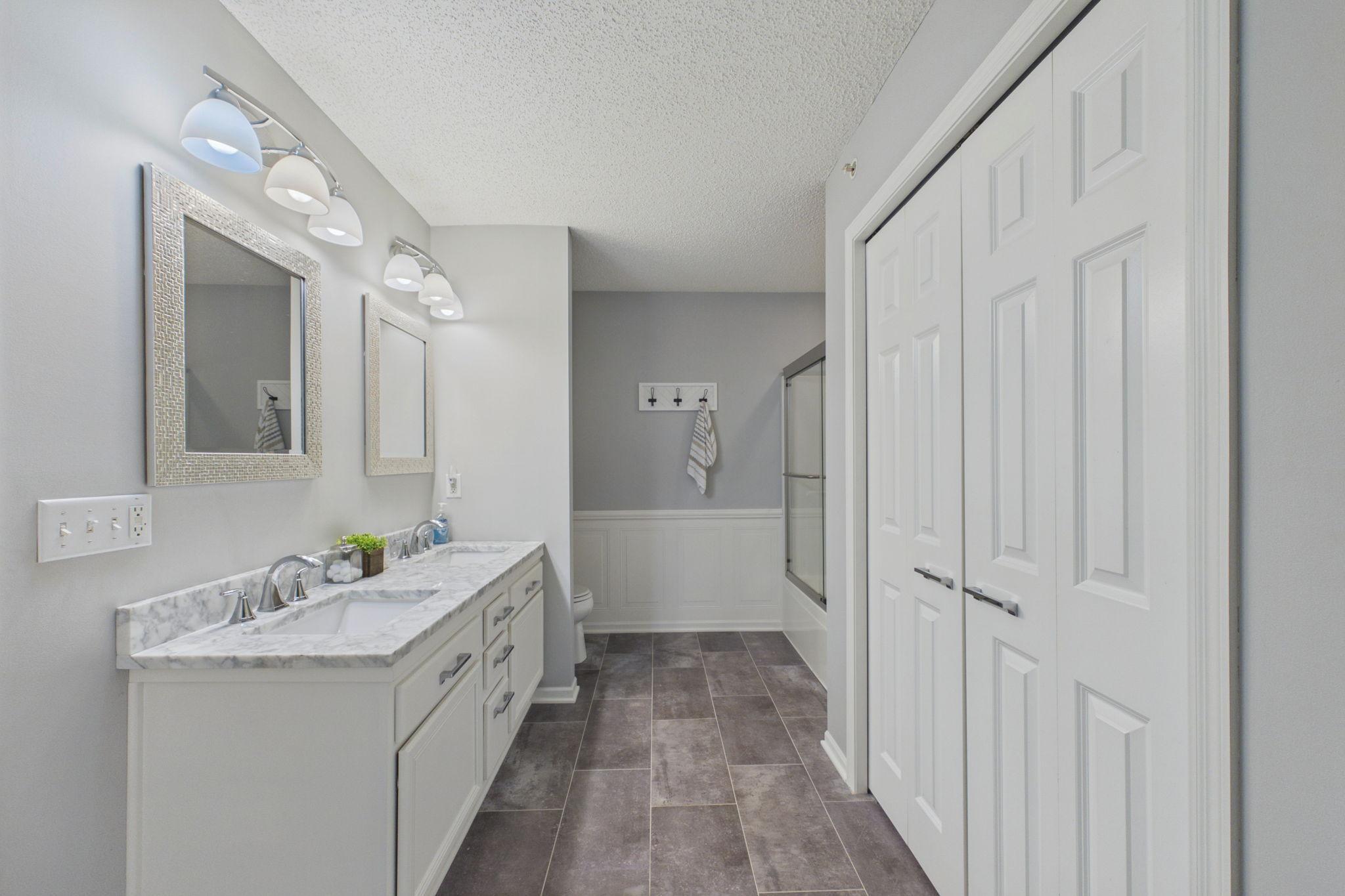 1240 County Rd D East, Unit 3 Maplewood, MN 55109 - Photo 17 of 21 Gallery Image 17