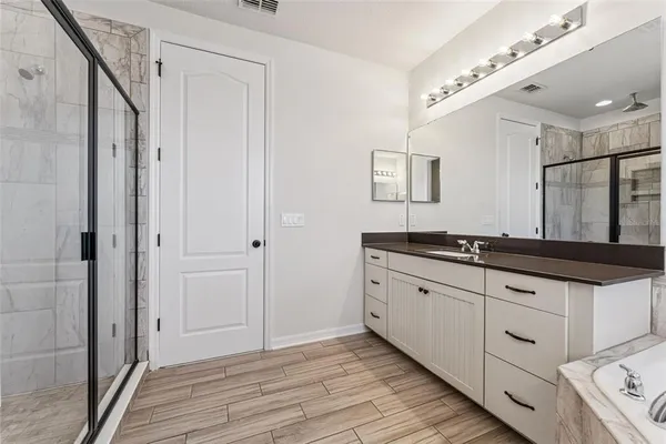 $1,155,000 | 15196 Lake Claire Overlook Drive, Winter Garden, FL 34787