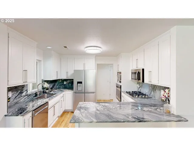 $725,000 | 970 Hassett Street, Brookings, OR 97415