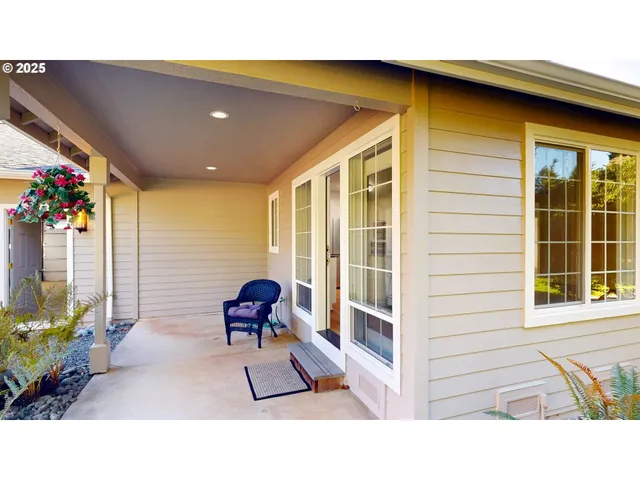 $725,000 | 970 Hassett Street, Brookings, OR 97415