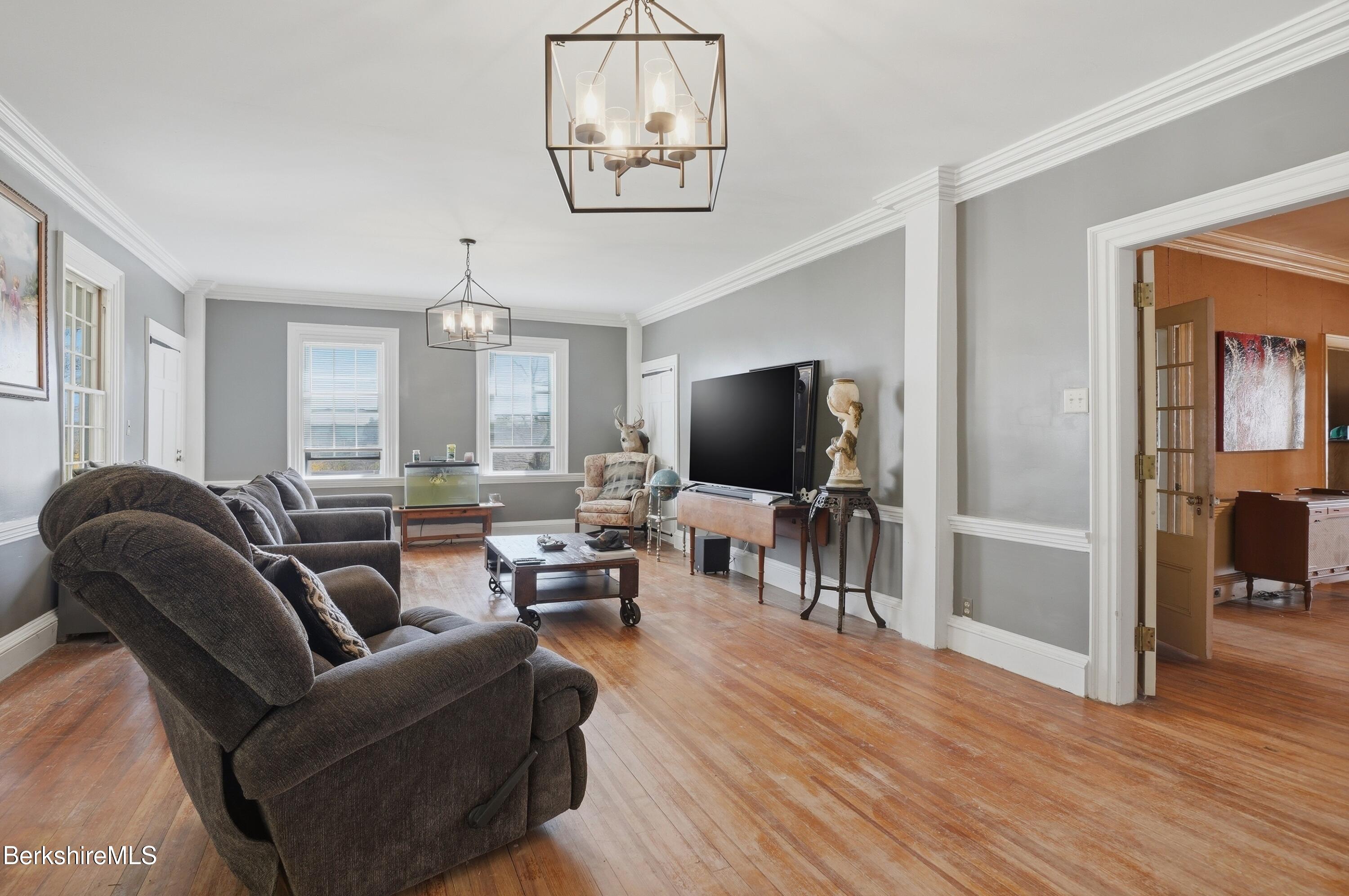 752 State Road Richmond, MA 01254 - Photo 18 of 71 Living Room