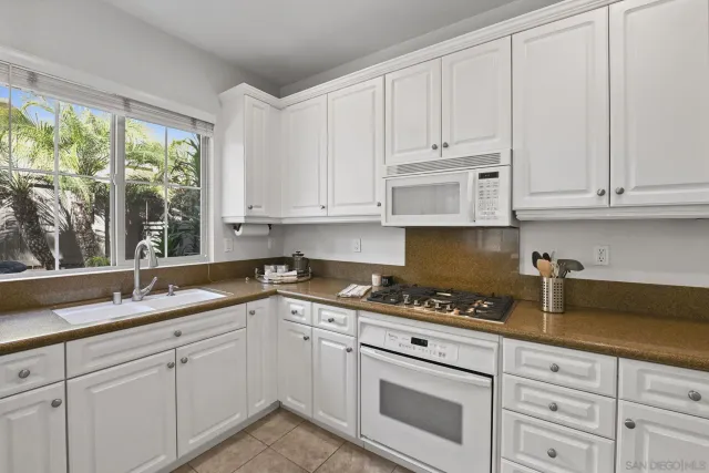 $879,000 | 2641 Bellezza Drive, San Diego, CA 92108