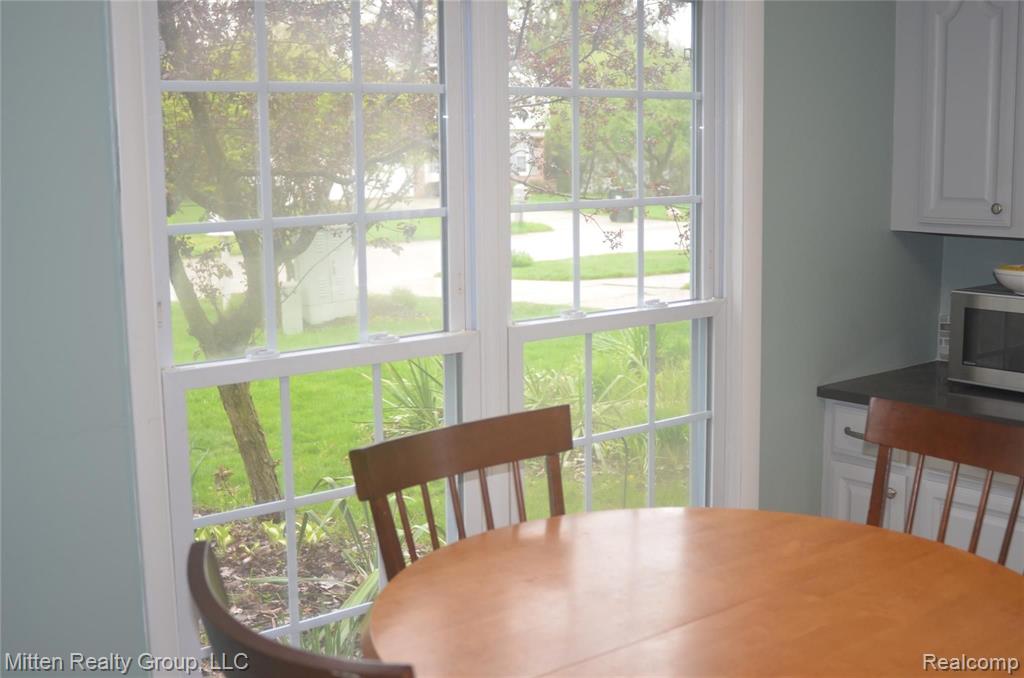 932 Hadley Road Rochester Hills, MI 48307 - Photo 8 of 25
