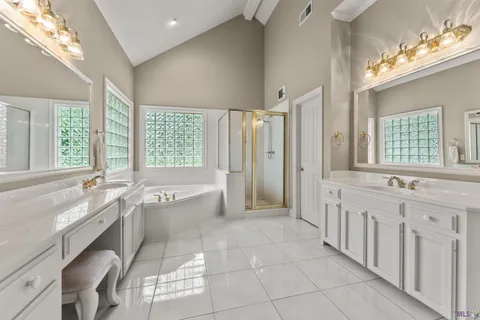 $599,900 | 11142 South Lakeside Oaks Avenue, Baton Rouge, LA 70810