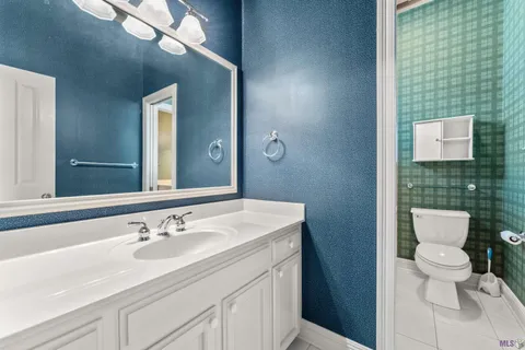 $599,900 | 11142 South Lakeside Oaks Avenue, Baton Rouge, LA 70810