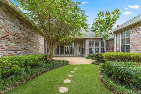 $599,900 | 11142 South Lakeside Oaks Avenue, Baton Rouge, LA 70810