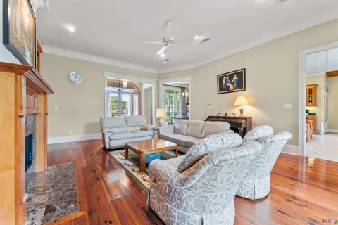 $599,900 | 11142 South Lakeside Oaks Avenue, Baton Rouge, LA 70810