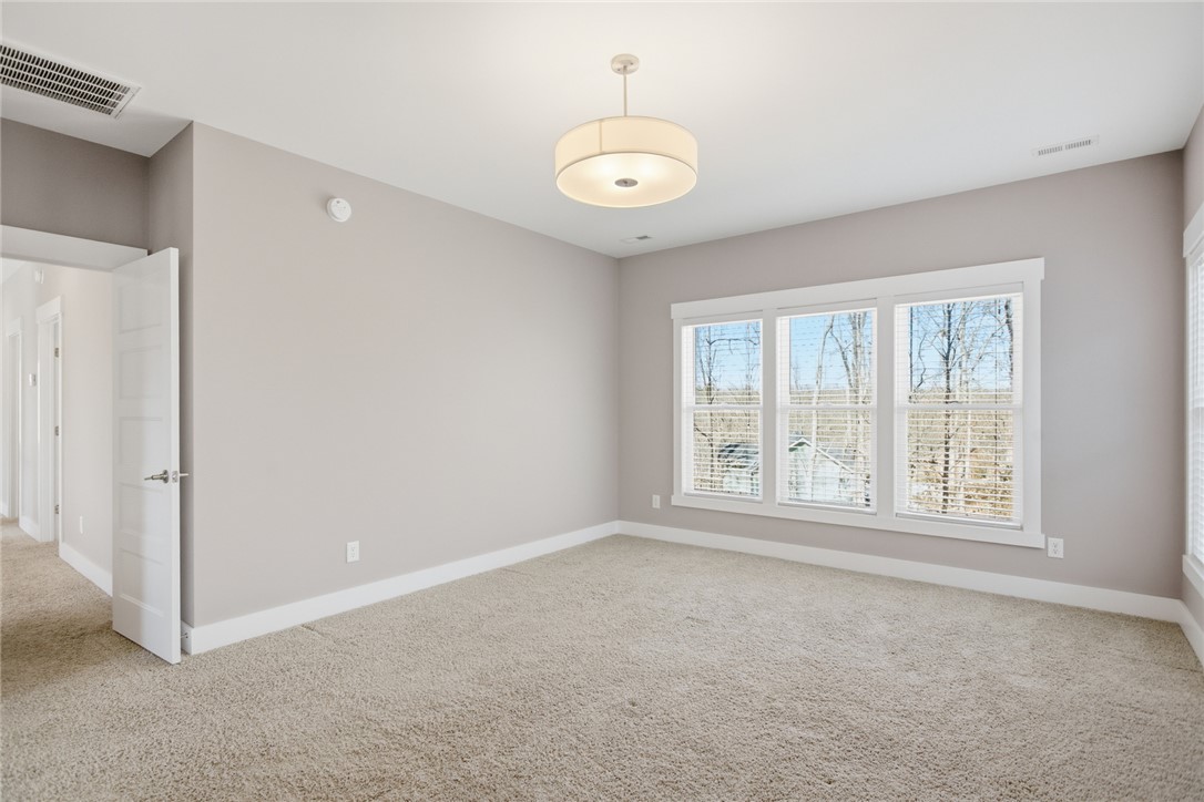 401 Promontory Ridge Seneca, SC 29672 - Photo 23 of 28 Primary suite upstairs