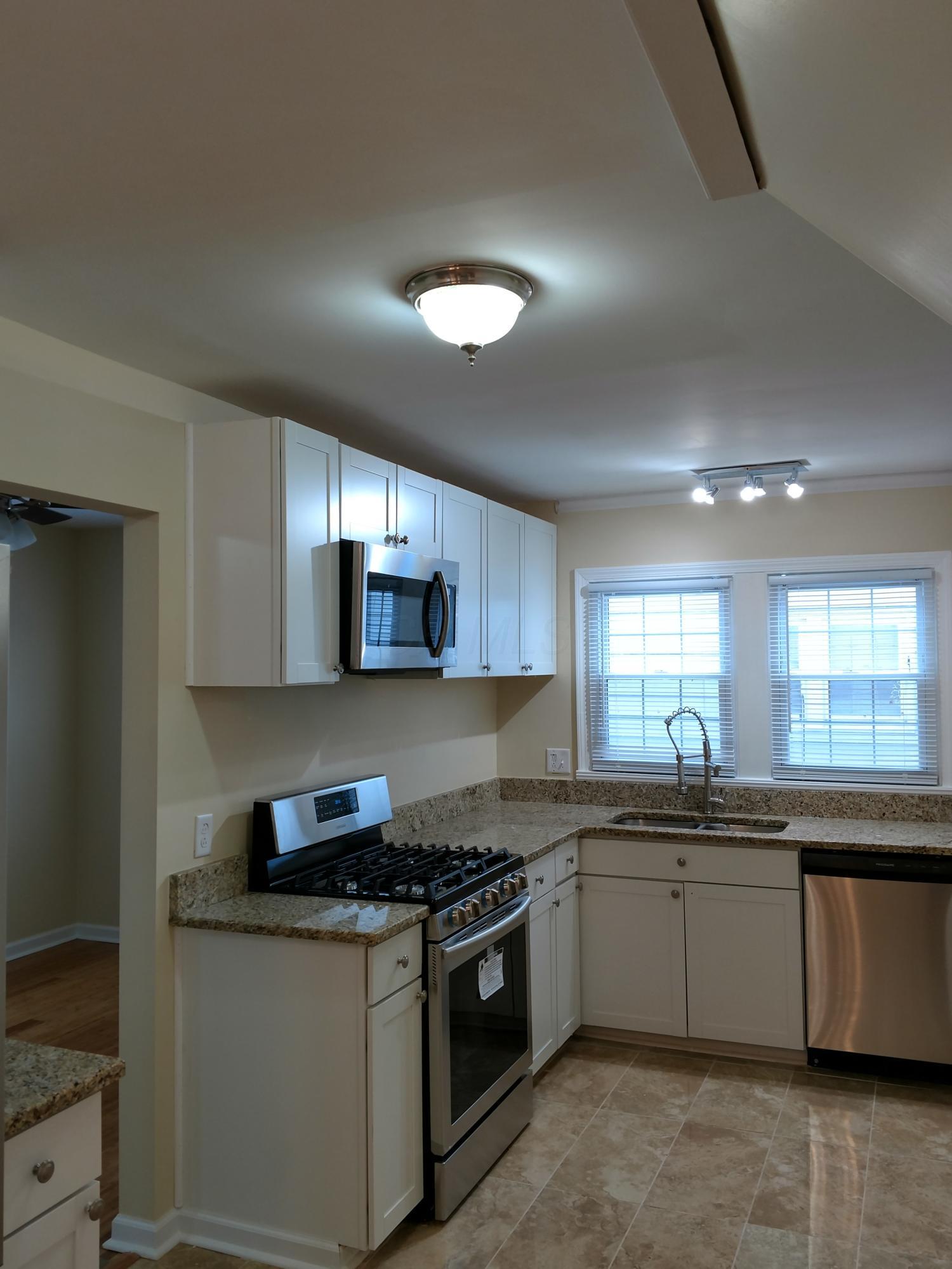 260 Darbyhurst Road Columbus, OH 43228 - Photo 5 of 34 Gallery Image 5