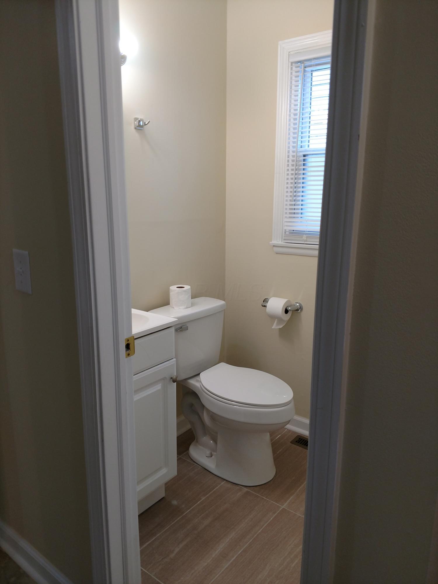 260 Darbyhurst Road Columbus, OH 43228 - Photo 8 of 34 Gallery Image 8