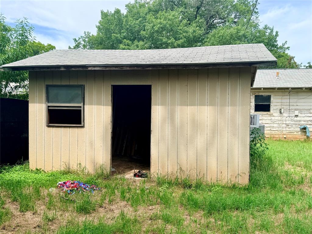105 Ragland Street Graham, TX 76450 - Photo 32 of 36