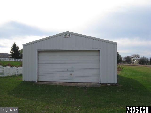 333 Sunset Road Thomasville, PA 17364 - Photo 12 of 16 Gallery Image 12