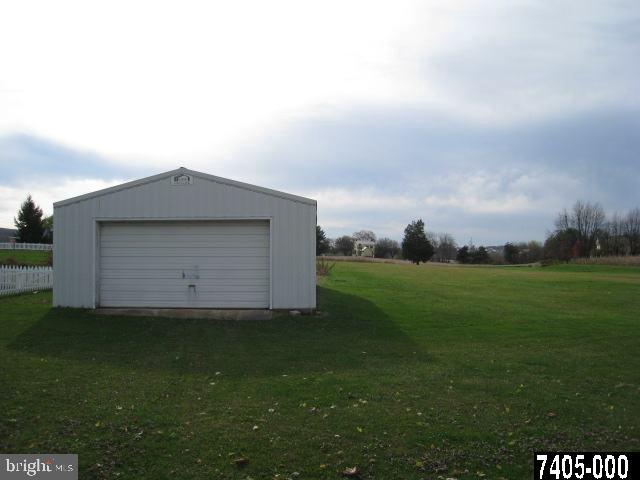 333 Sunset Road Thomasville, PA 17364 - Photo 13 of 16 Gallery Image 13
