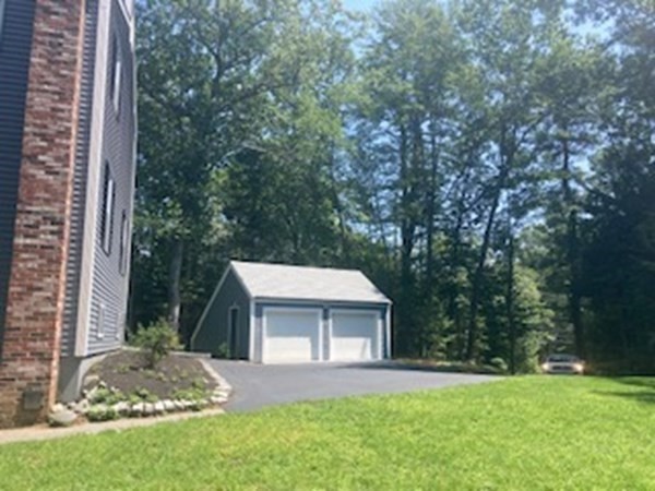 60 Haverhill Road Topsfield, MA 01983 - Photo 3 of 30