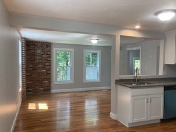 60 Haverhill Road Topsfield, MA 01983 - Photo 8 of 30