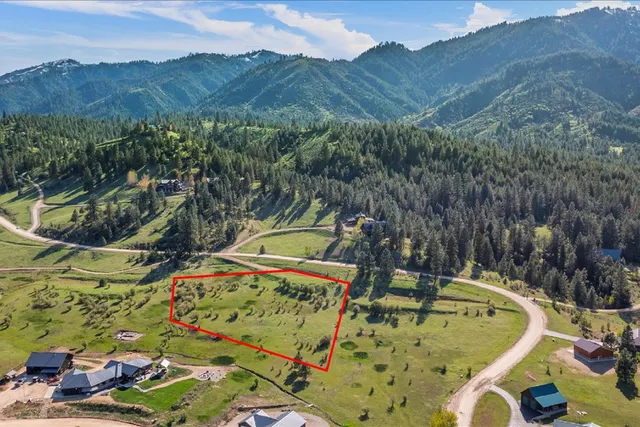 $199,900 | 48 Crosstimber Loop, Unit 17, Garden Valley, ID 83622