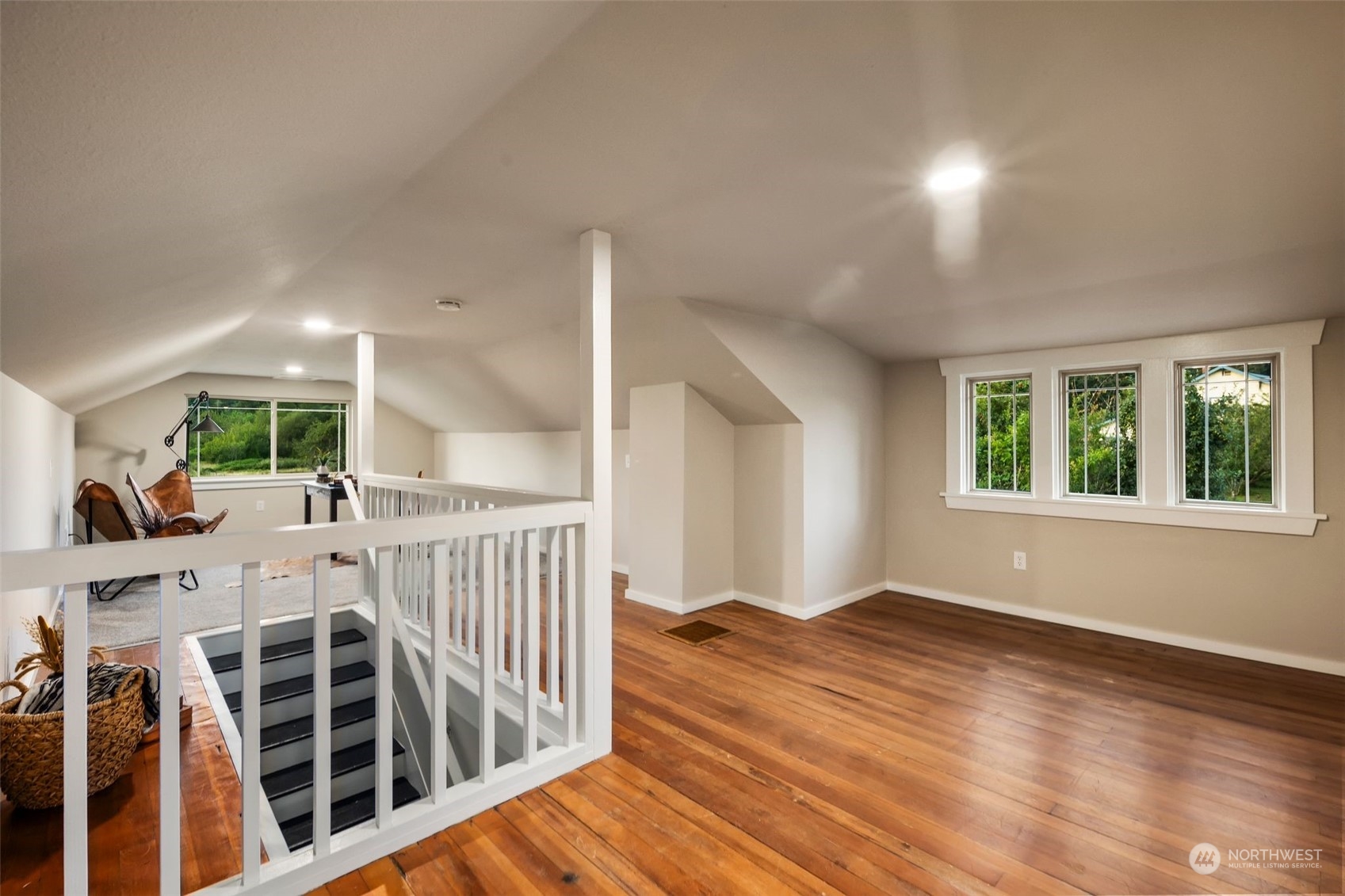 25321 South Prairie Road East Buckley, WA 98321 - Photo 20 of 35 a view of entryway with wooden floor and windows