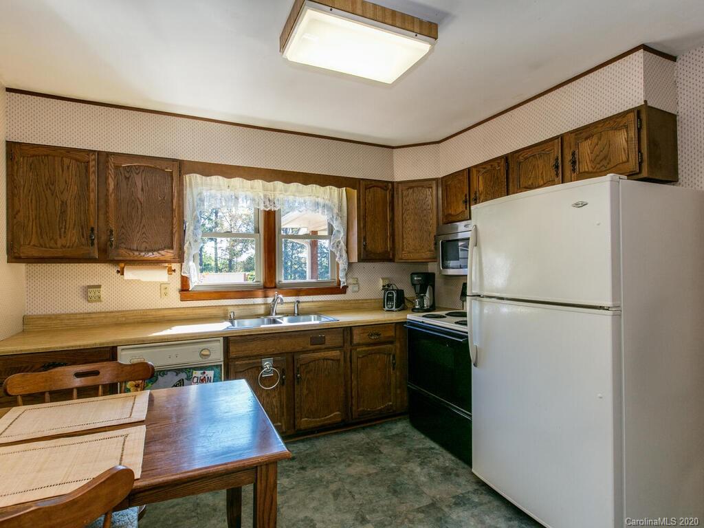53 Edgewood Road Candler, NC 28715 - Photo 13 of 36 Gallery Image 13