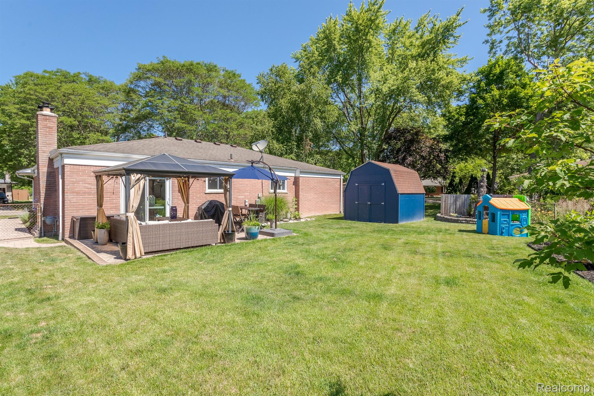 39987 Coronation Road Canton, MI 48188 - Photo 32 of 39 Gallery Image 32