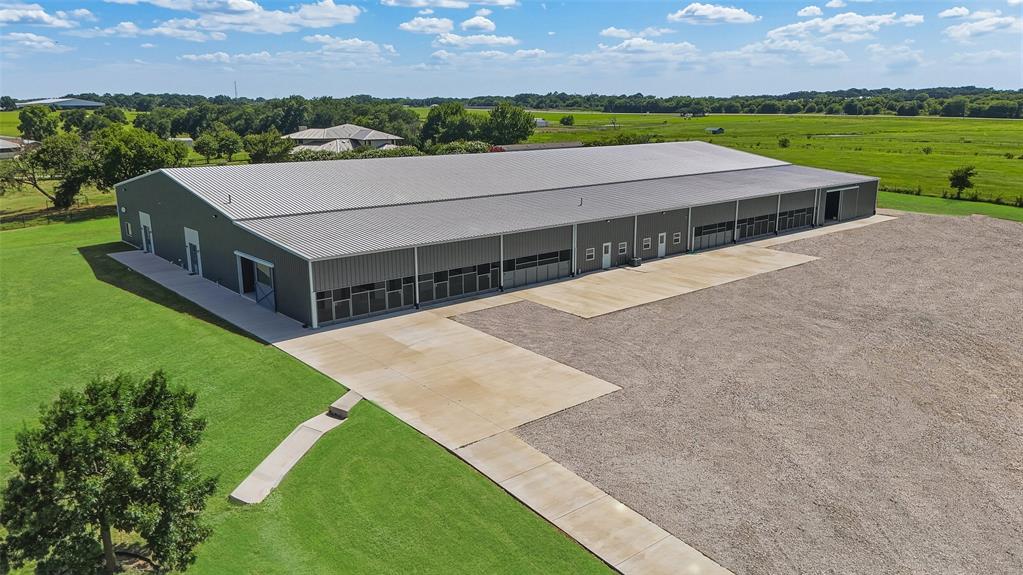 10531 Cole Road Pilot Point, TX 76258 - Photo 5 of 40