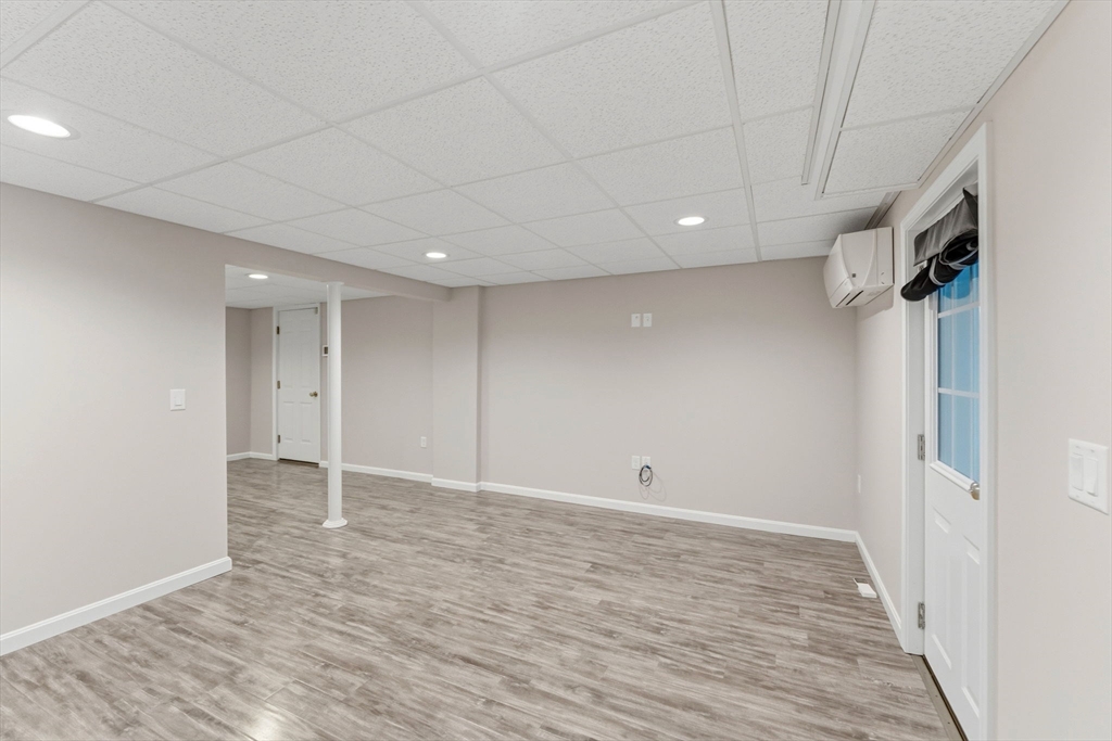 25 Stanphyl Road Uxbridge, MA 01569 - Photo 34 of 41