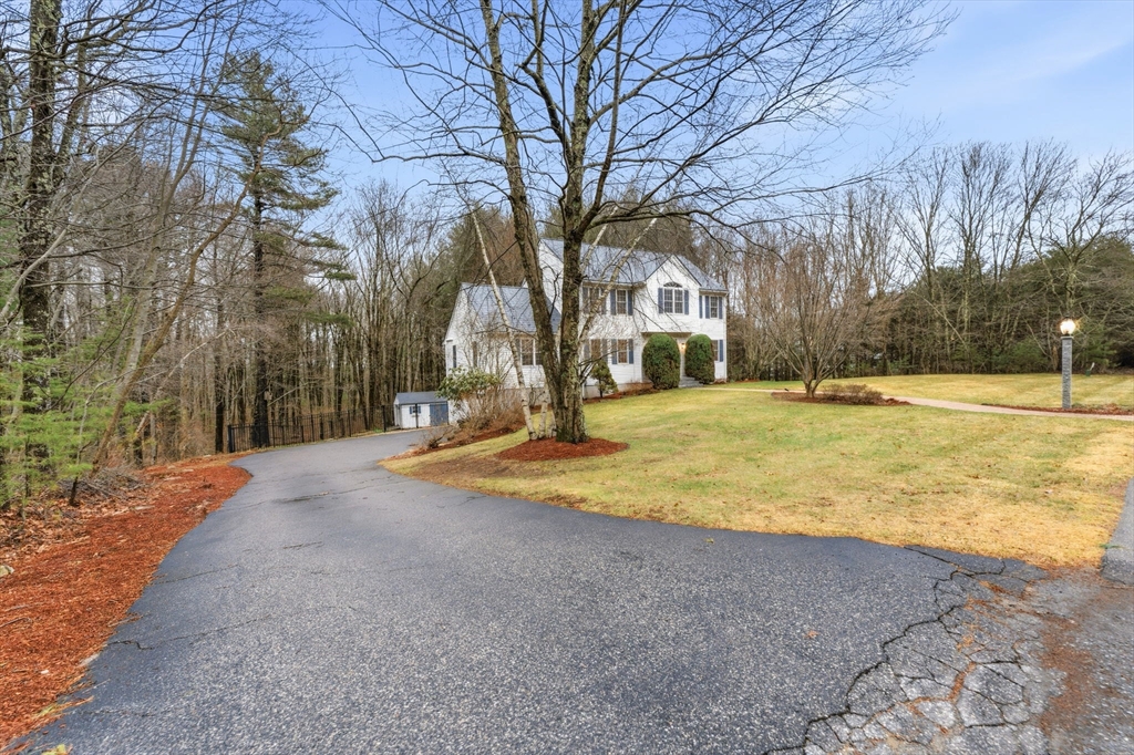 25 Stanphyl Road Uxbridge, MA 01569 - Photo 36 of 41