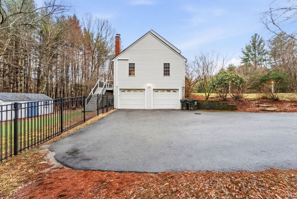 25 Stanphyl Road Uxbridge, MA 01569 - Photo 37 of 41
