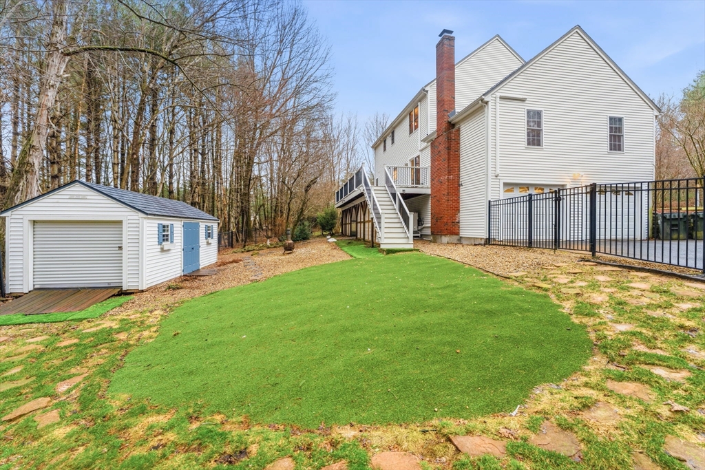 25 Stanphyl Road Uxbridge, MA 01569 - Photo 38 of 41